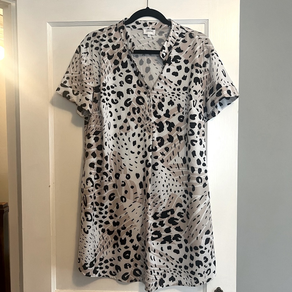 Leoni leopard print shirt dress size small